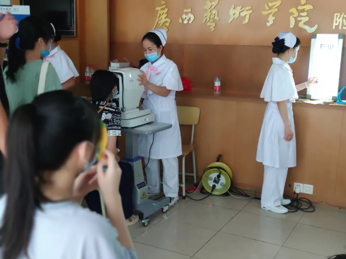 南宁爱尔眼科公益活动