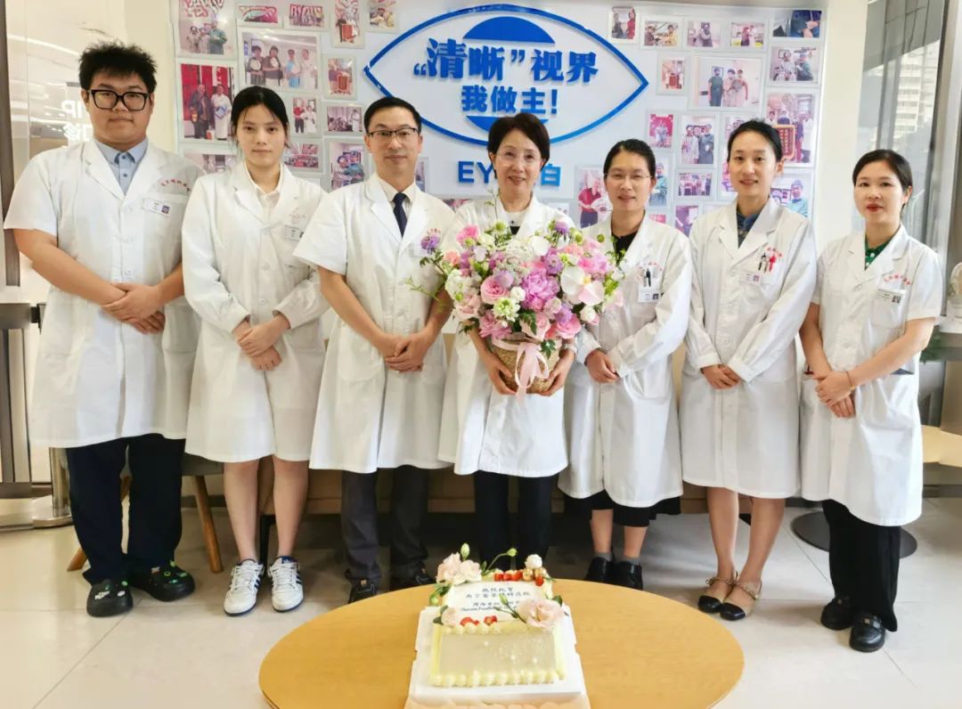 南宁爱尔眼科医院成功实施飞秒激光辅助下Clareon PanOptix®三焦点人工晶状体植入术
