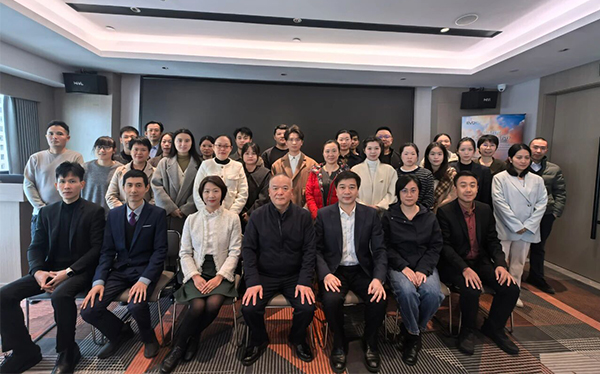 精研专业，以教促学——朱良勇副院长受邀华南区EVO ICL规划师培训班授课